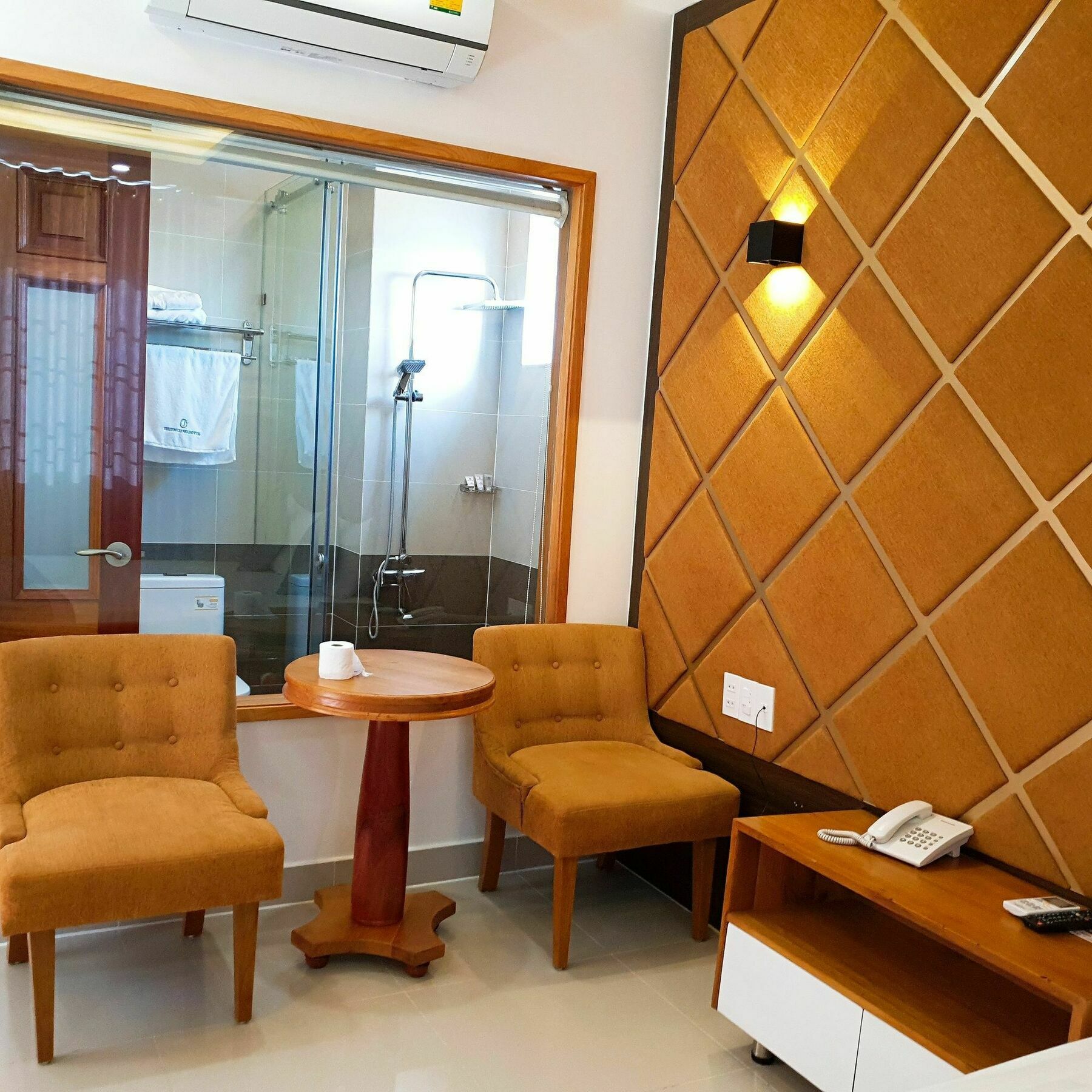 Oyo 231 Thien Cung Hotel Хошимин Экстерьер фото
